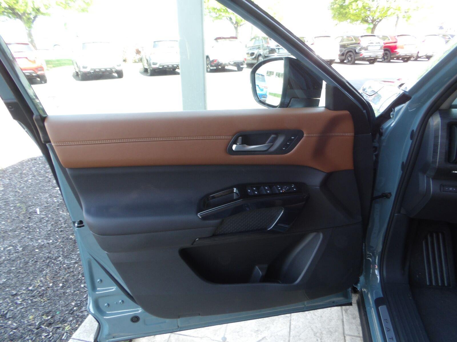 New 2026 Baltic Teal Pearl Nissan Platinum image 19