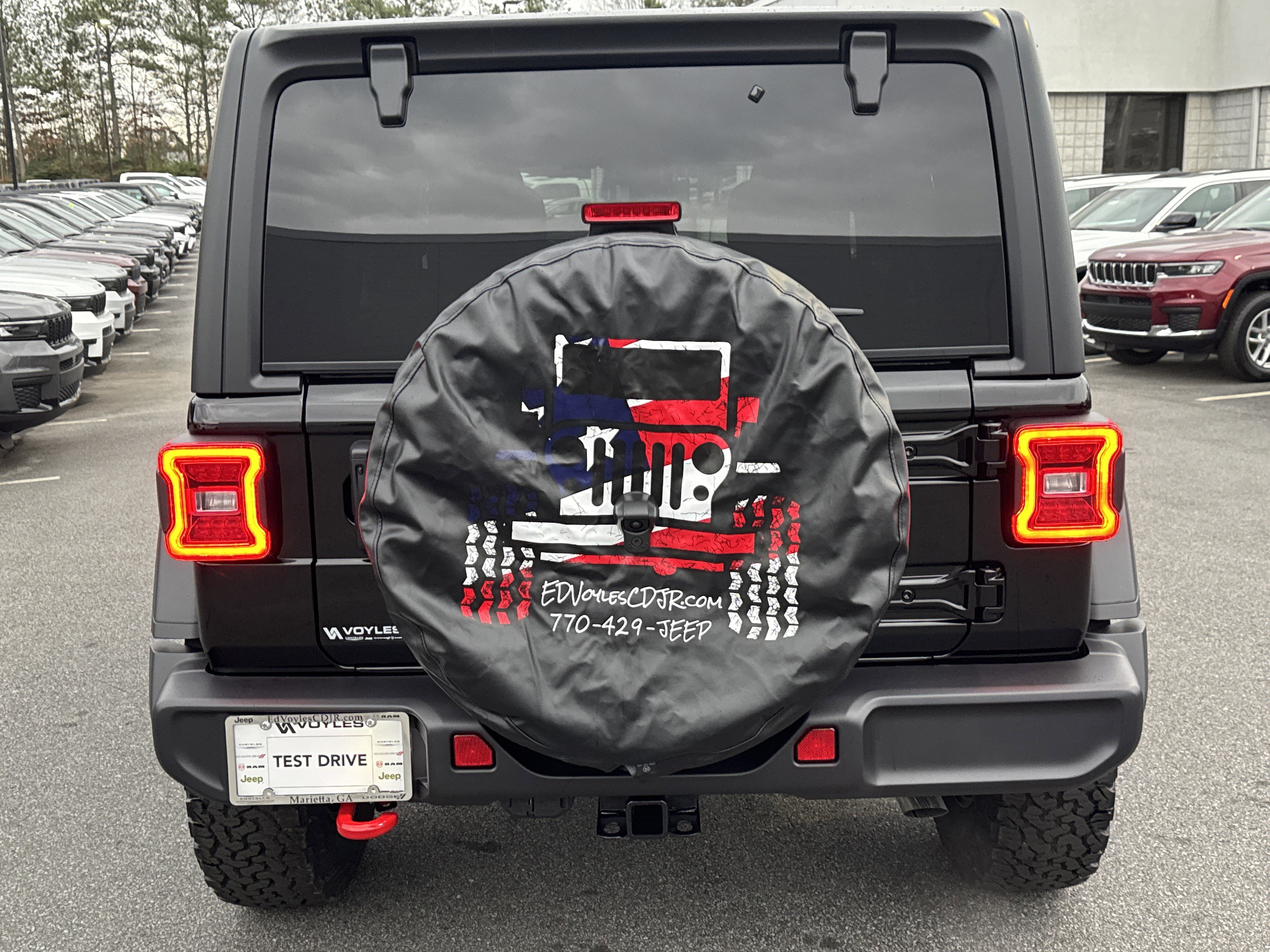 New 2026 Black Clear-Coat Exterior Paint Jeep Rubicon image 4