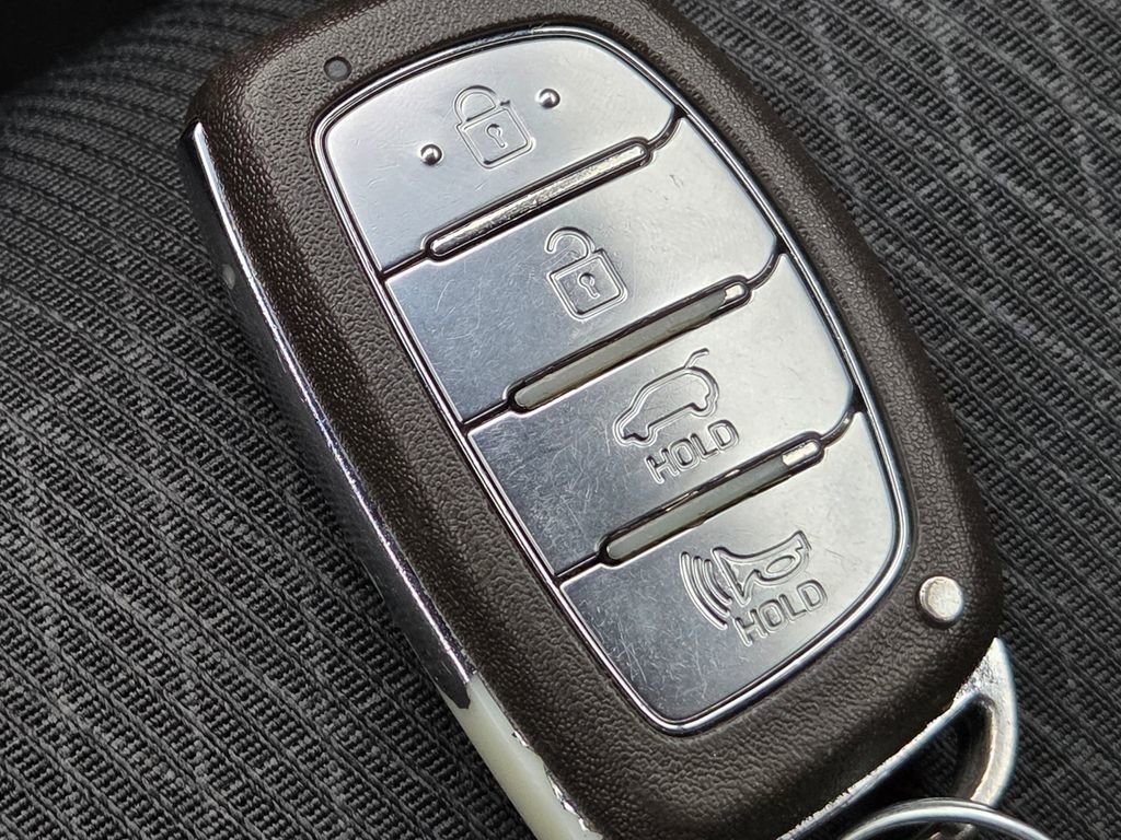 Used 2016 Caribbean Blue Hyundai Sport image 35