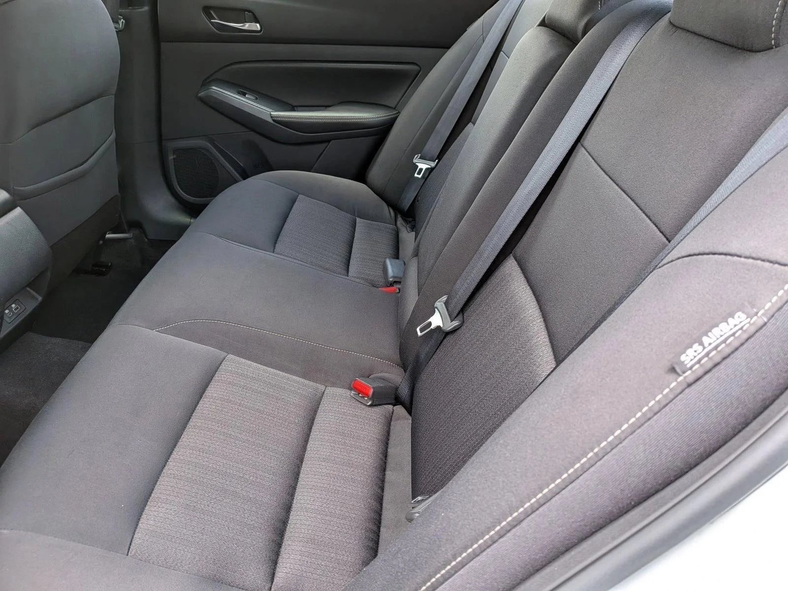 Used 2020 Glacier White Nissan 2.5 S image 17