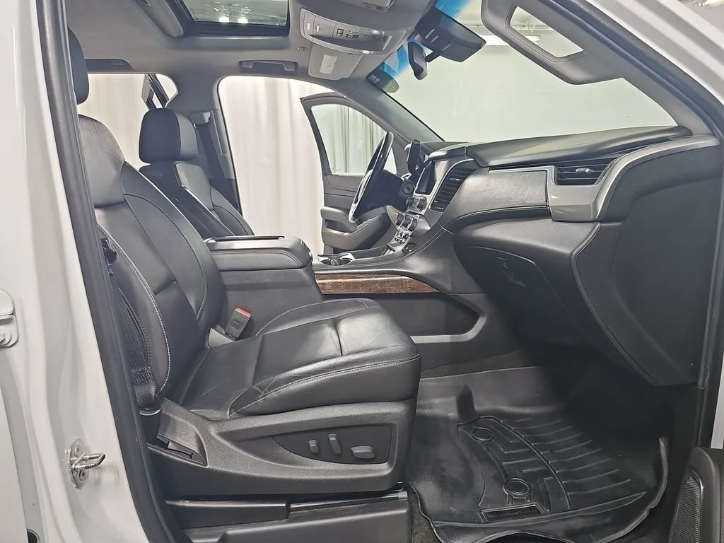 Used 2018 SUMMIT WHITE Chevrolet LT image 13