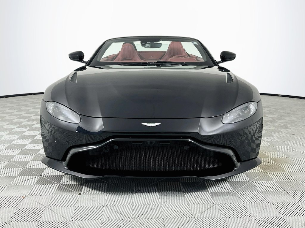 Used 2022 Black Aston Martin Base image 2