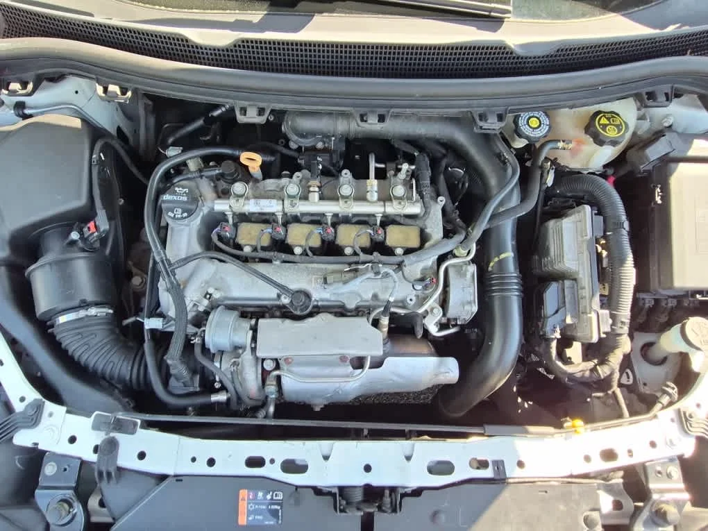 Used 2017 Summit White Chevrolet LS image 15