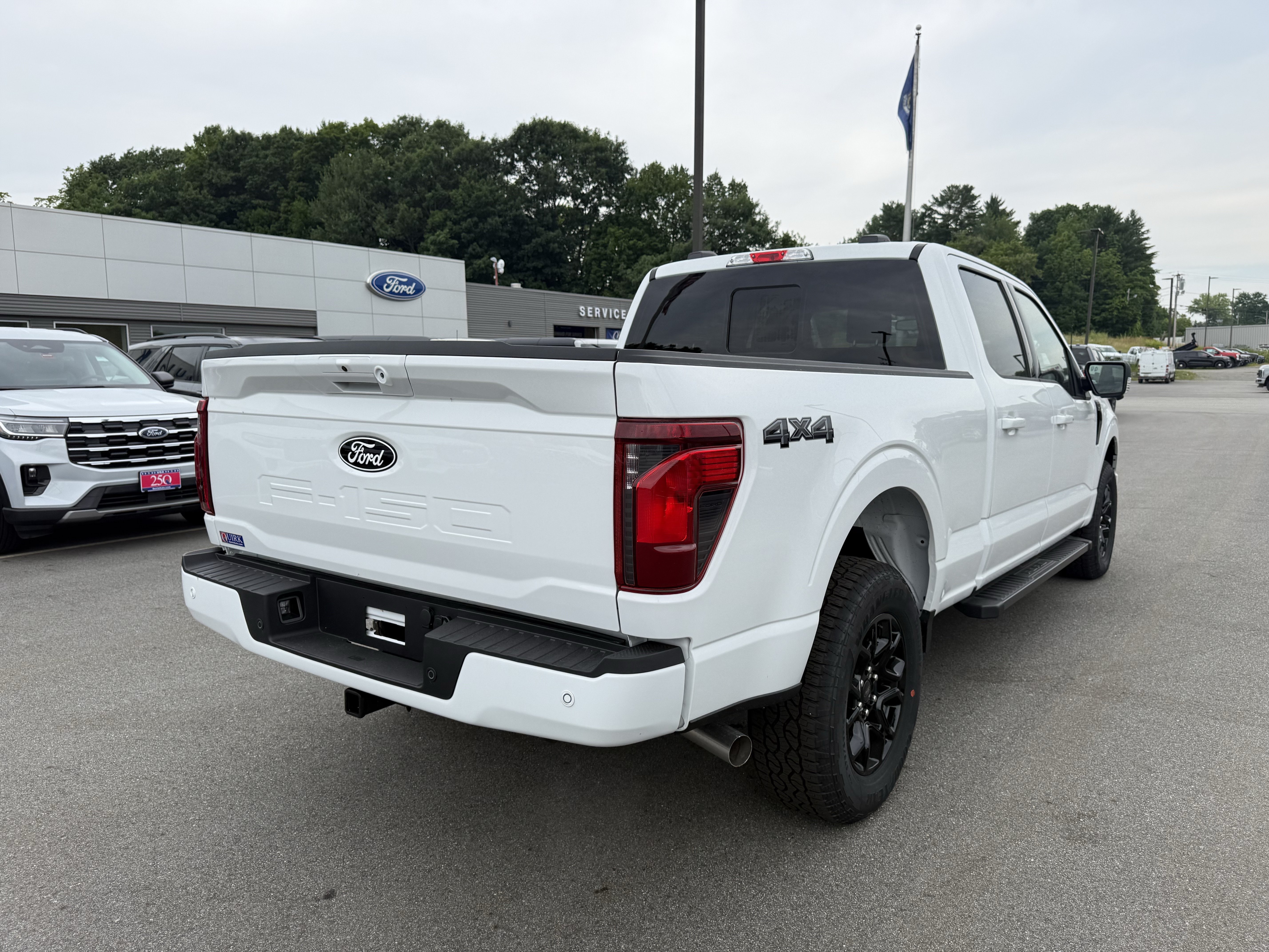 New 2026 Oxford White Ford XLT image 6