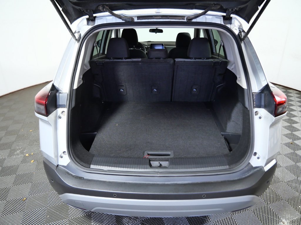 Used 2023 Silver Nissan SV image 8