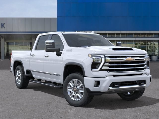 New 2026 Polar White Tricoat Chevrolet High Country image 7