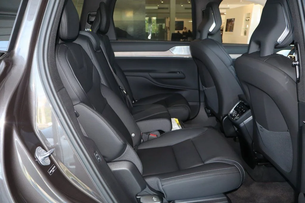 New 2025  Volvo Twin Motor Ultra image 16