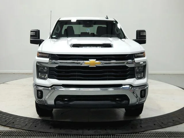 Used 2024 White Chevrolet LT image 3