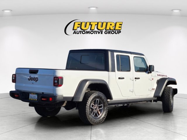 Used 2025 White Jeep Mojave image 4