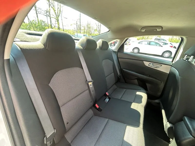 Used 2023 White Kia LX Sedan 4D image 25