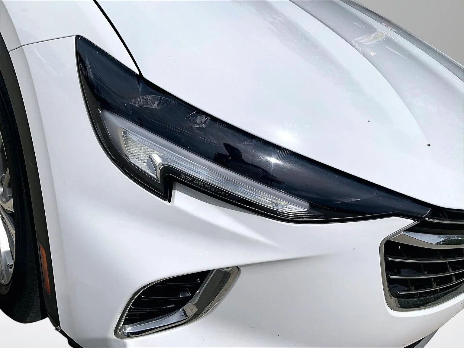 Used 2023 White Buick Preferred image 29