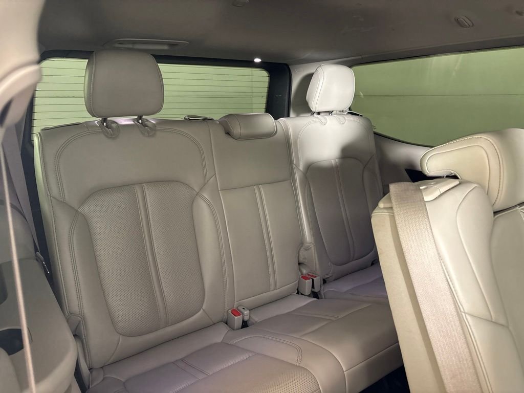 Used 2022 White Jeep Series II image 23