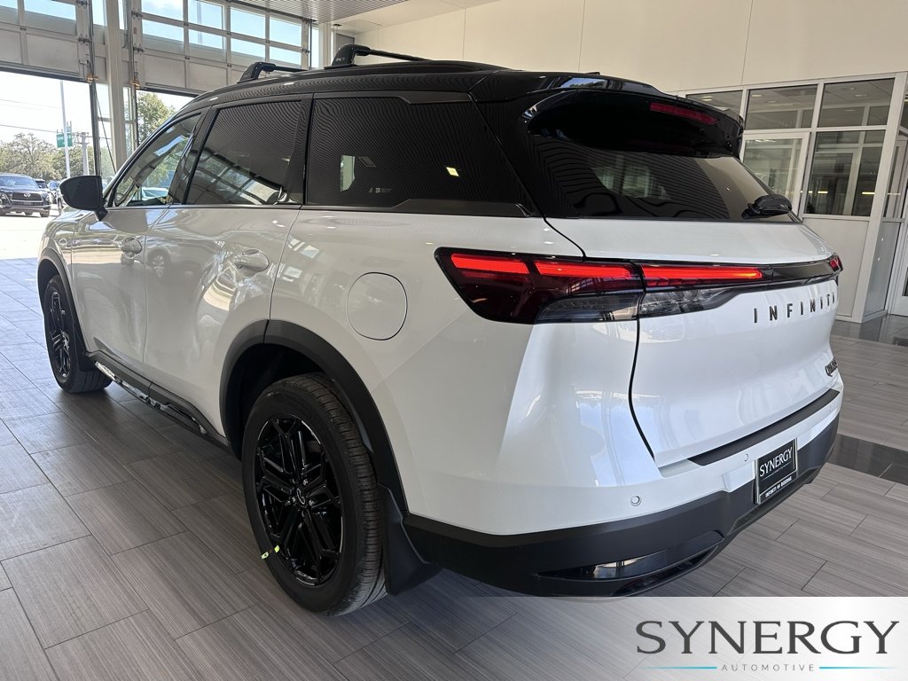New 2027 2T RAD WHT INFINITI Sport AWD image 7