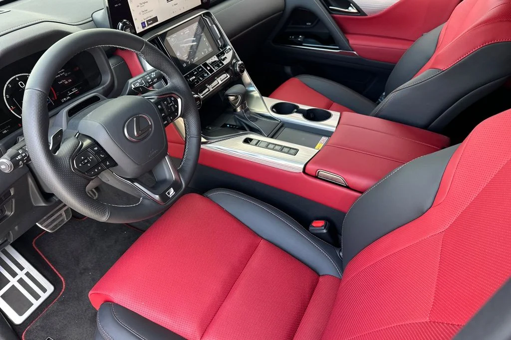 2026 Lexus LX 600 F-Sport - Photo 10