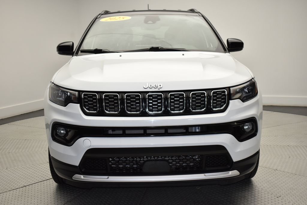 Used 2025 White Jeep Limited image 2