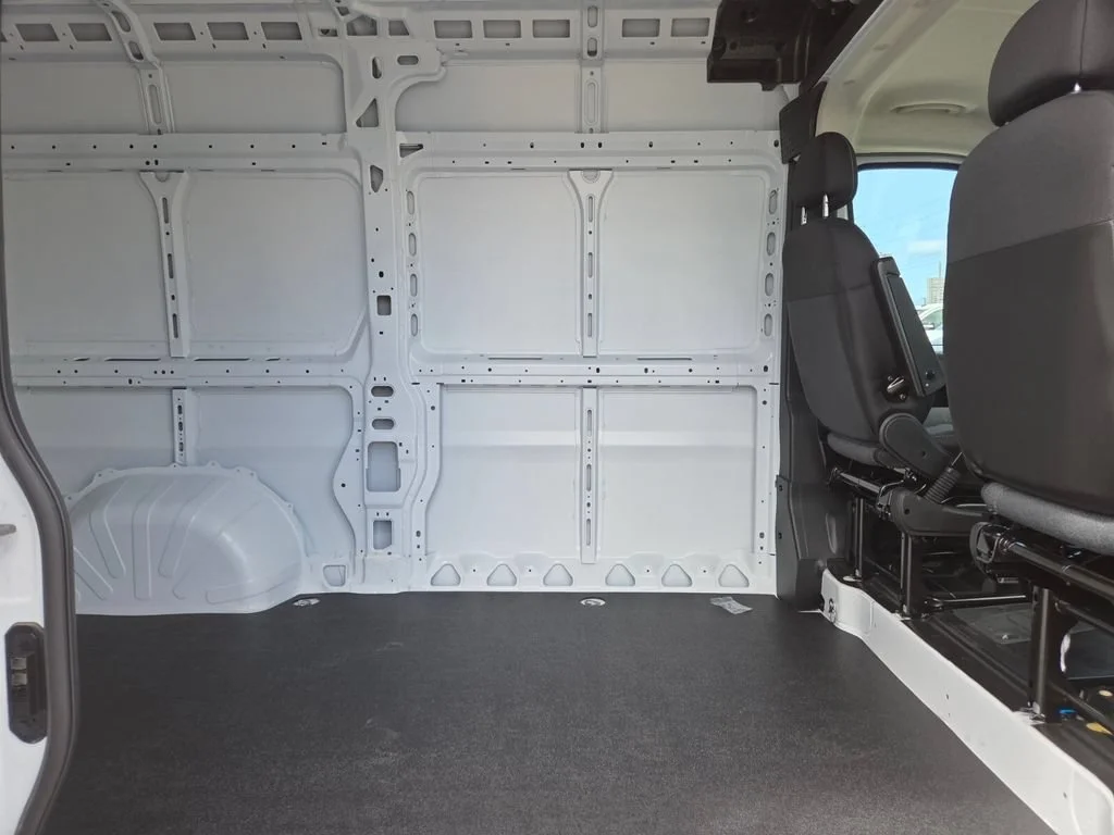 New 2026 Bright White Clear-Coat Exterior Paint RAM Tradesman image 9