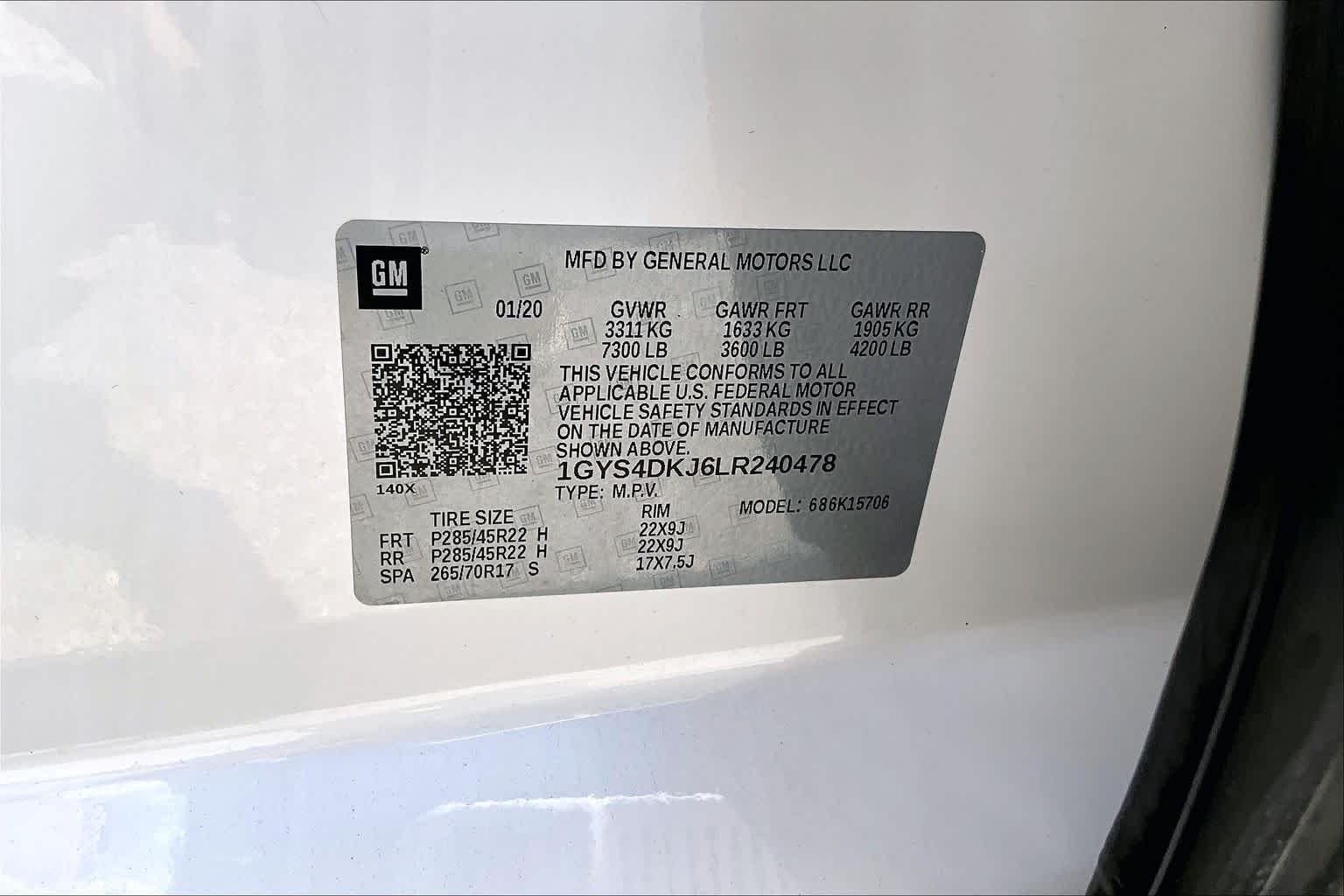 Used 2020 Crystal White Tricoat Cadillac Platinum image 37