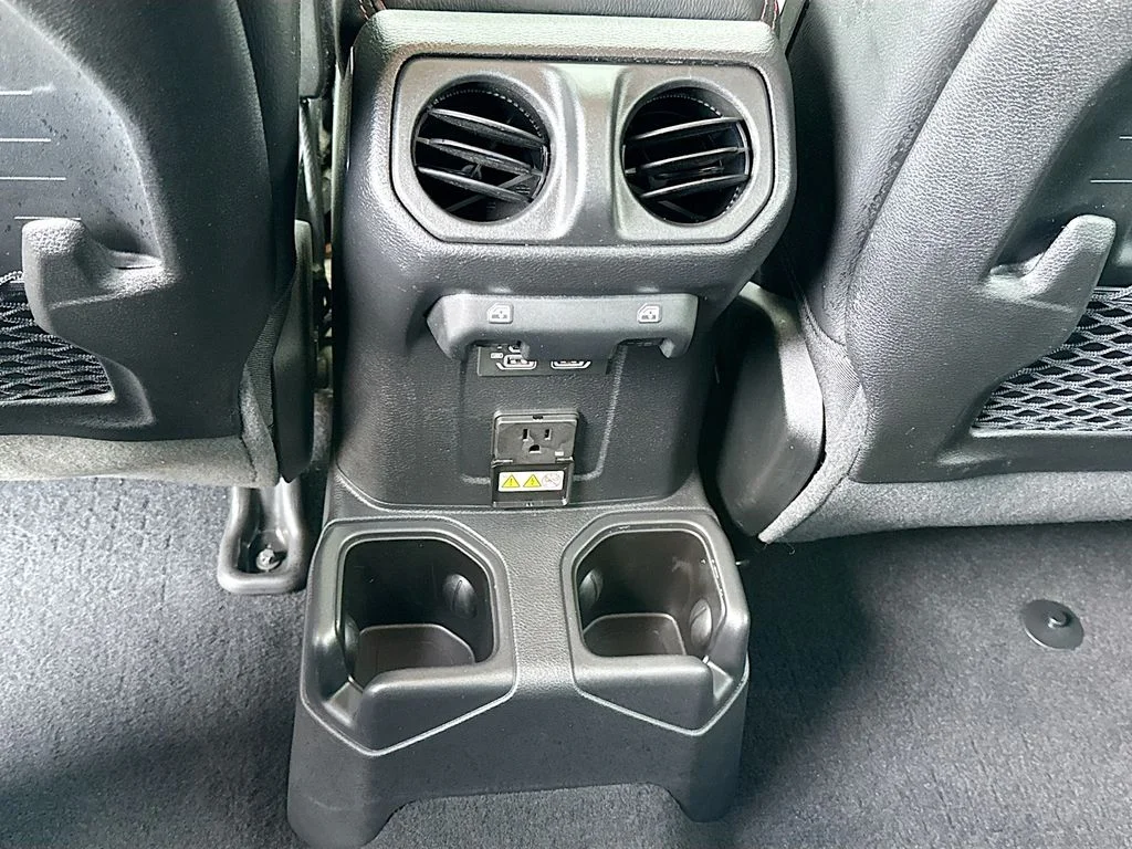 Used 2023 Sarge Green Clearcoat Jeep Rubicon image 25
