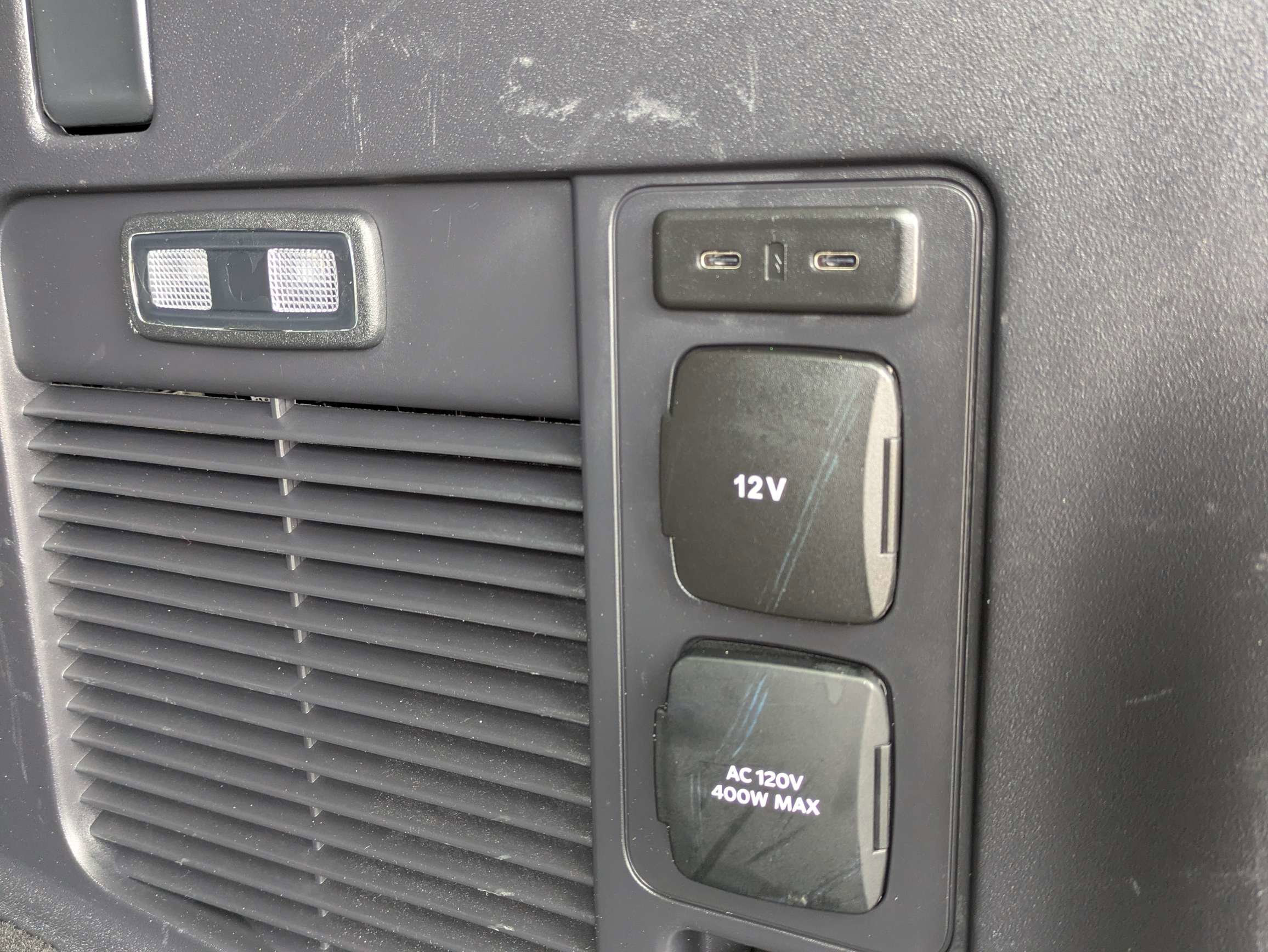 Used 2025 Agate Black Metallic Ford Platinum image 17