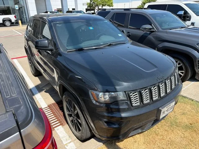 Used 2019 Black Jeep Altitude 4x4 image 2
