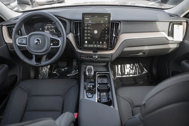 New 2026 Aurora Silver Volvo Plus image 20