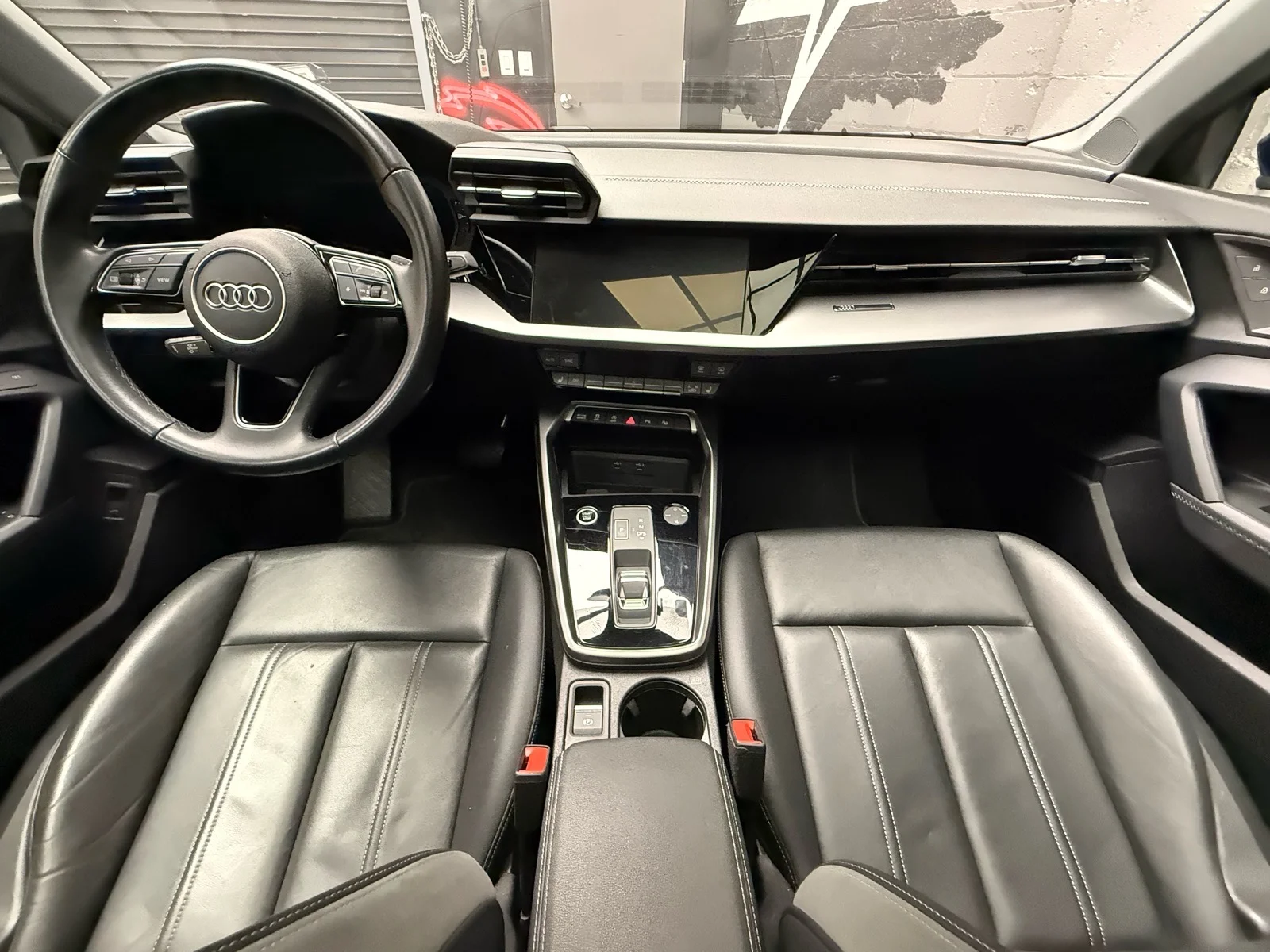 Used 2024 Navarra Blue Metallic (2d2d) Audi Premium 40 TFSI image 22