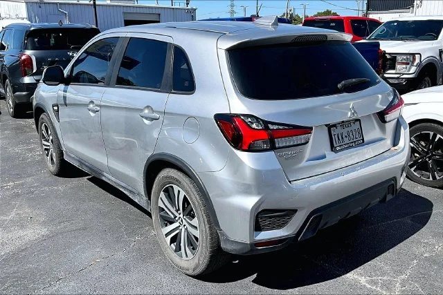 Used 2023 Silver Mitsubishi  image 3