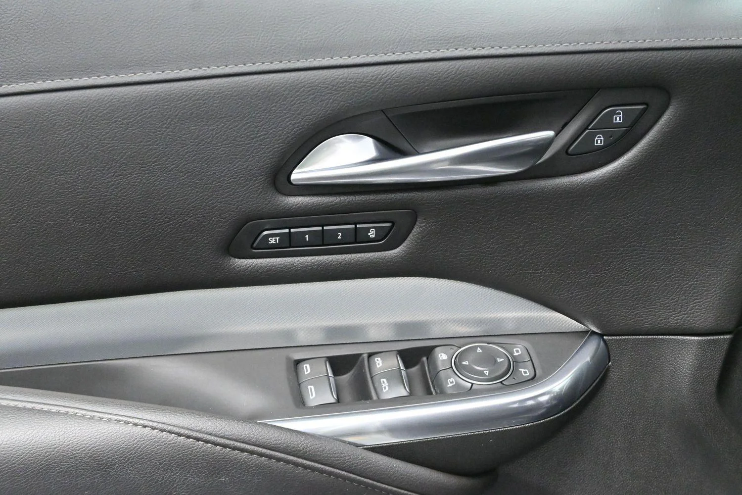 Used 2020 Radiant Silver Metallic Cadillac FWD Premium Luxury image 12
