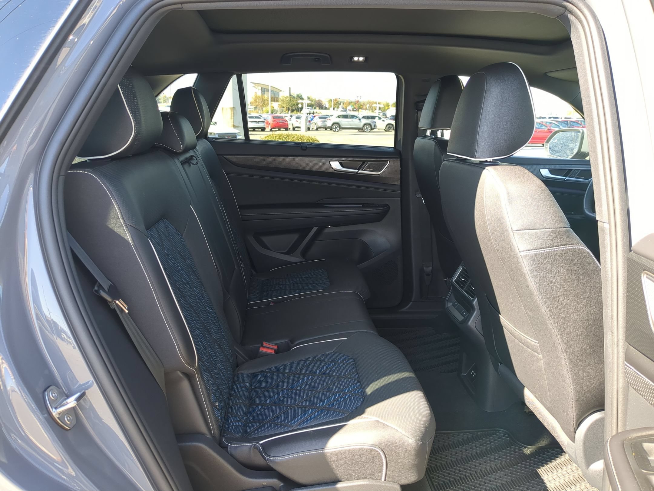Used 2026 Gray Volkswagen 2.0T SEL Premium R-Line image 31