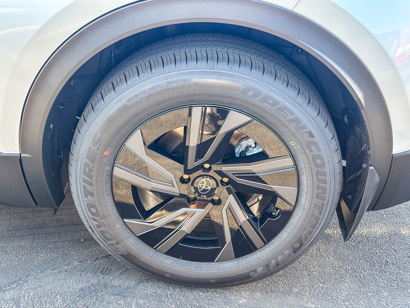 New 2026 Wind Chill Pearl <sup>1</sup> Toyota  SE image 11