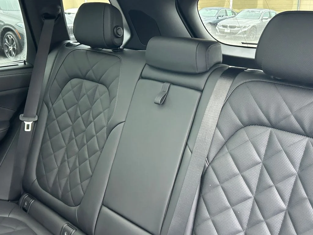 2026 BMW X5 M60i - Photo 32