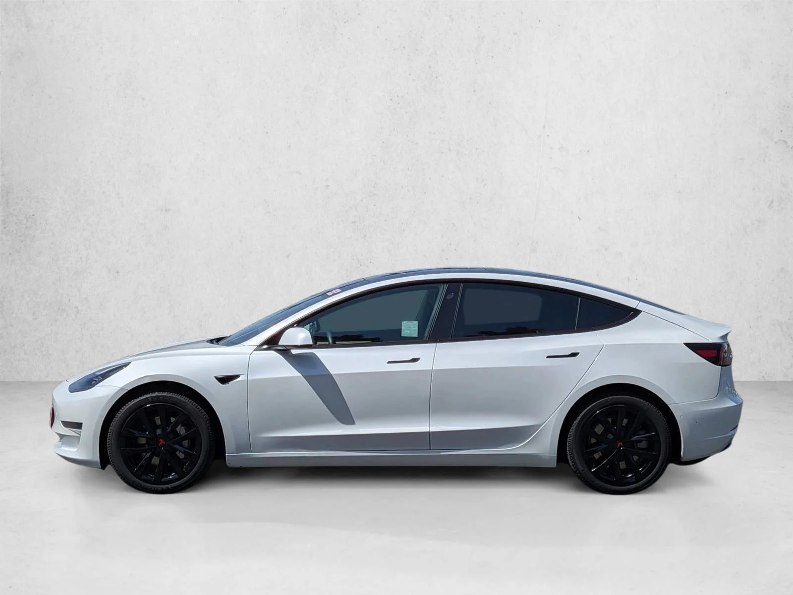 Used 2022 Pearl White Multi-Coat Tesla Long Range image 9