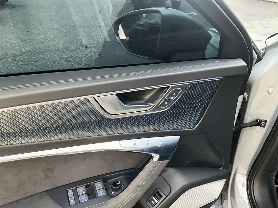 2025 Audi RS 6 Avant Base - Photo 13