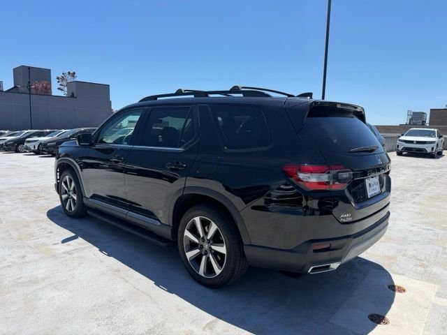 Used 2023 Black Honda Touring image 5