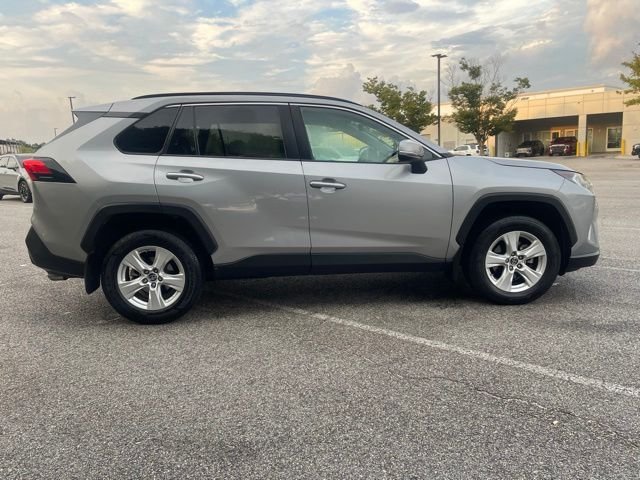Used 2019 Silver Toyota XLE image 9