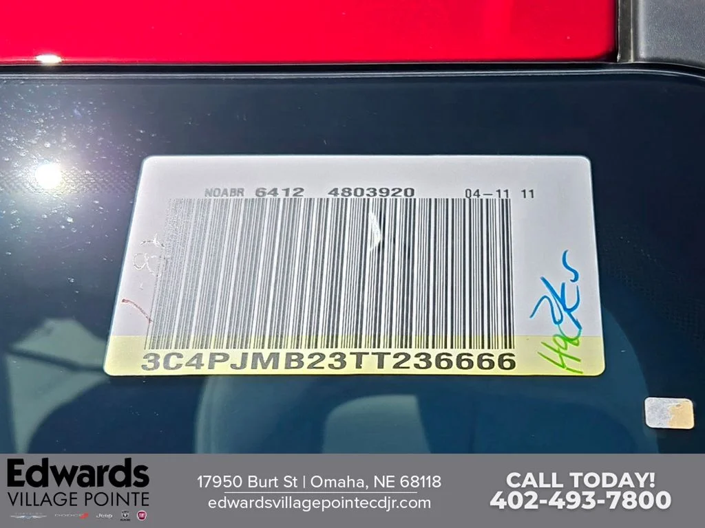 New 2026 Red Hot Pearl-Coat Exterior Paint Jeep Limited image 31