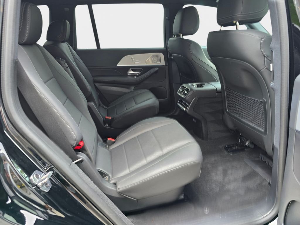 Used 2025  Mercedes-Benz GLS 450 image 13