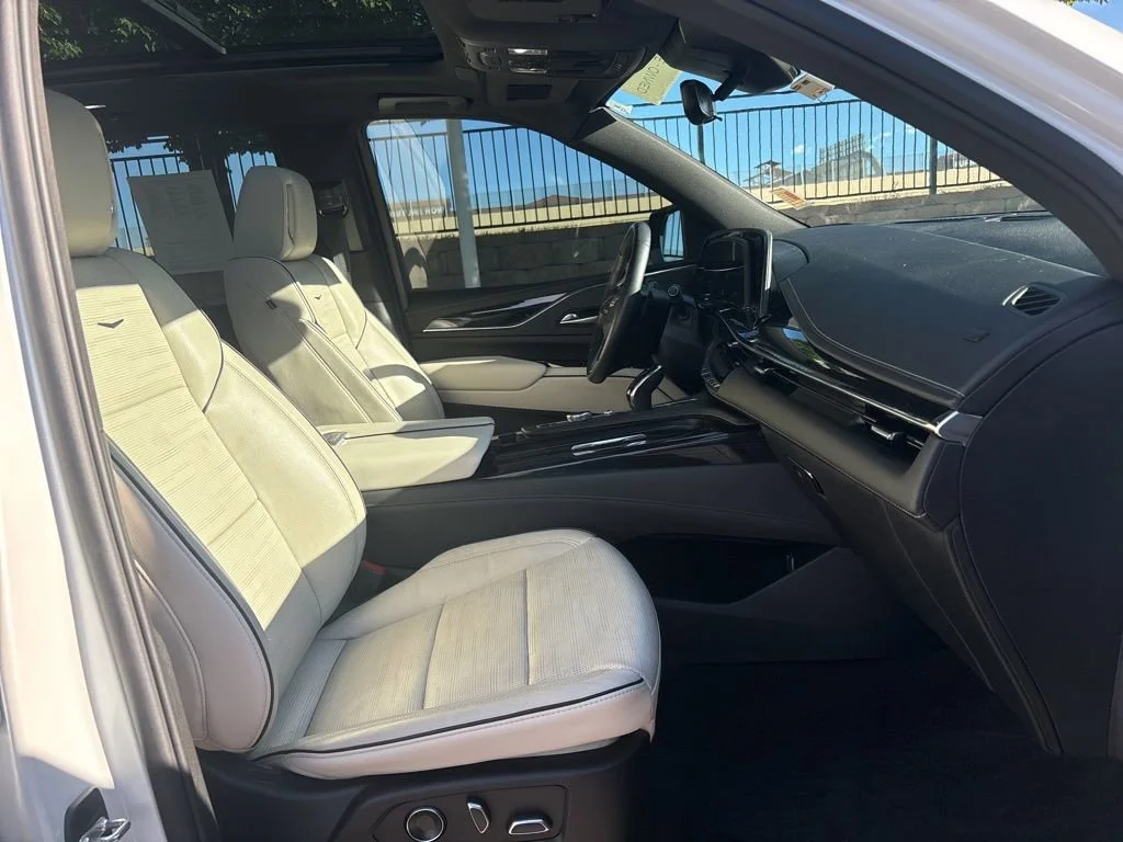 Certified Used 2023 Crystal White Tricoat Cadillac Sport image 23