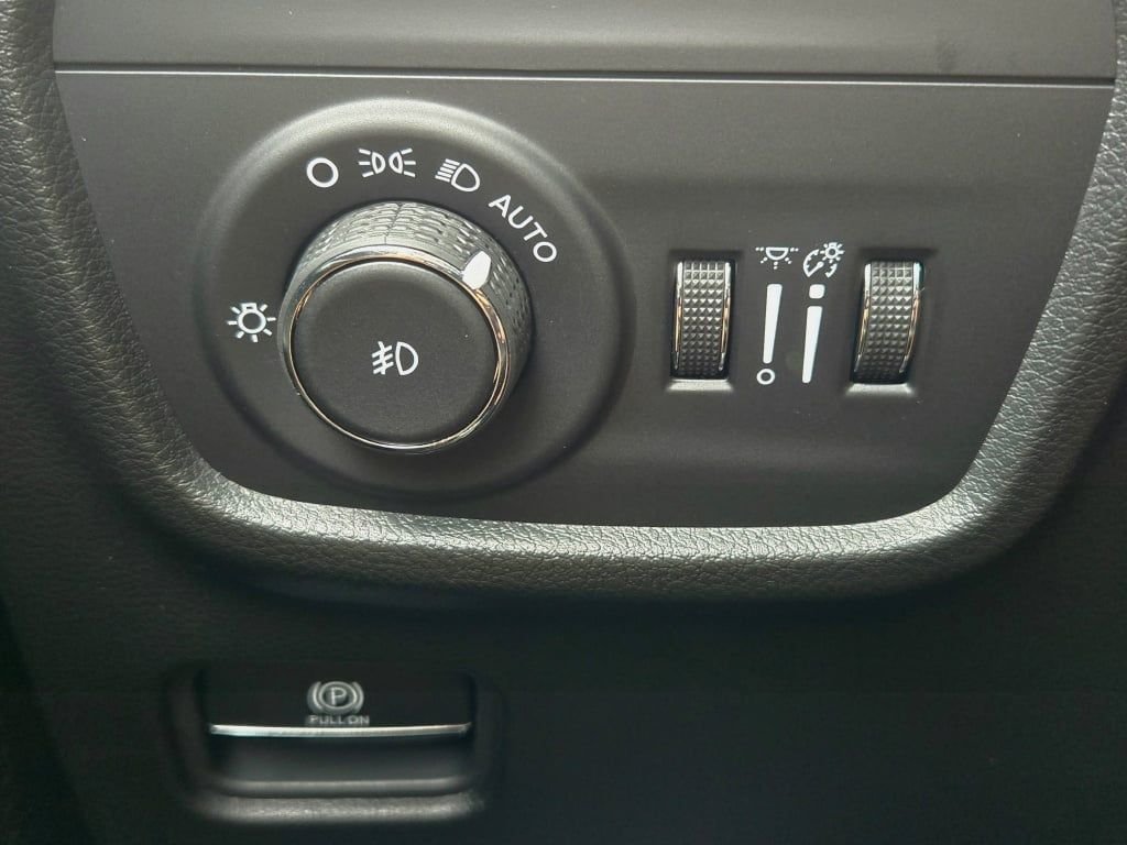 New 2026 Silver Zynith Jeep  image 29