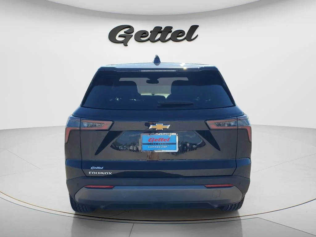 Used 2025 Mosaic Black Metallic Chevrolet LT image 6