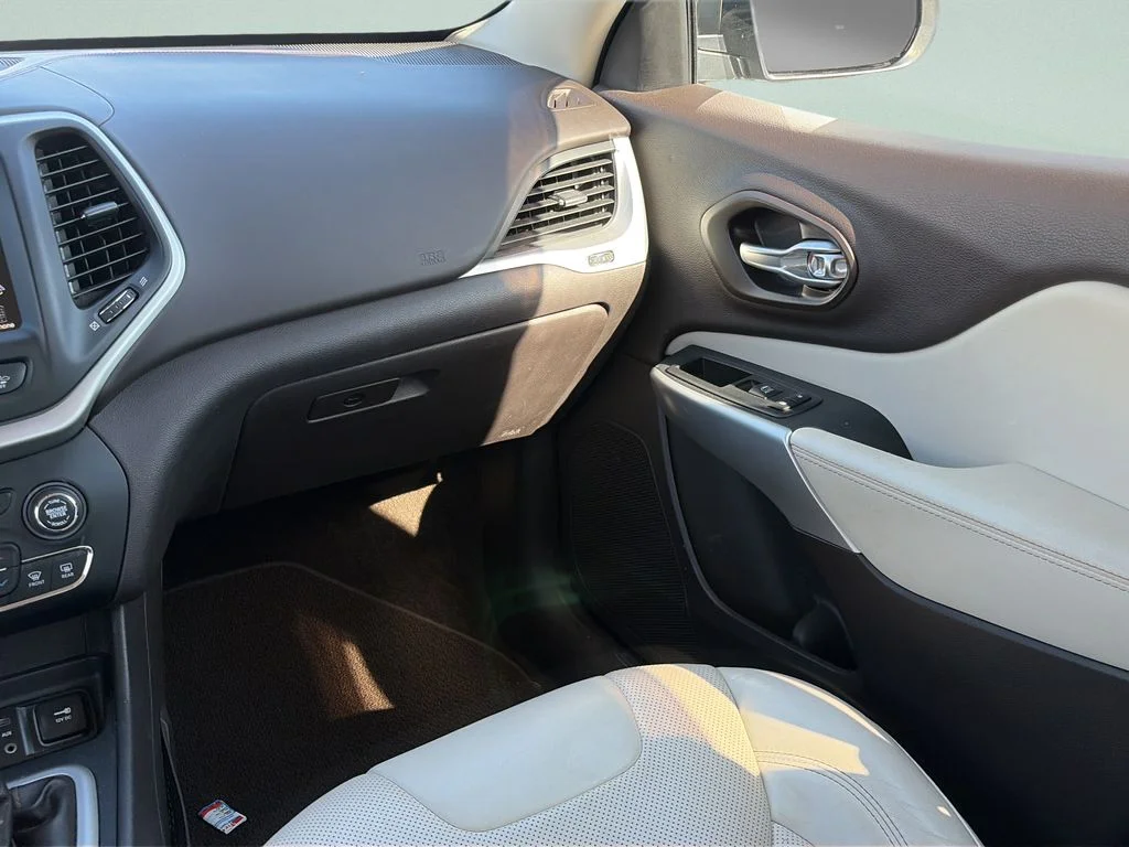 Used 2017 Beige Jeep Overland image 13
