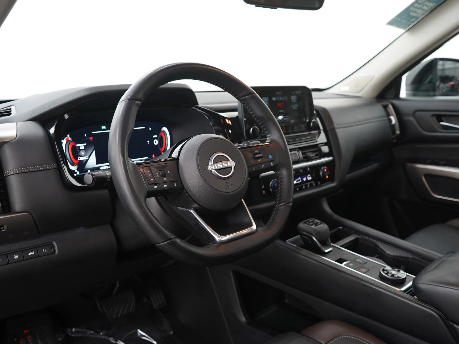 Used 2023 Super Black Nissan Platinum image 30