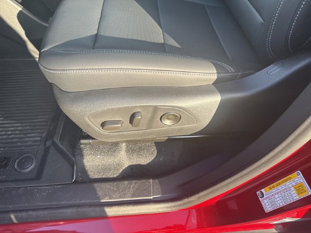 2027 Chevrolet Traverse LT - Photo 20