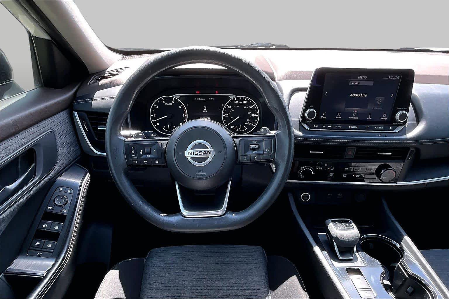 Used 2021 Glacier White Nissan S image 6