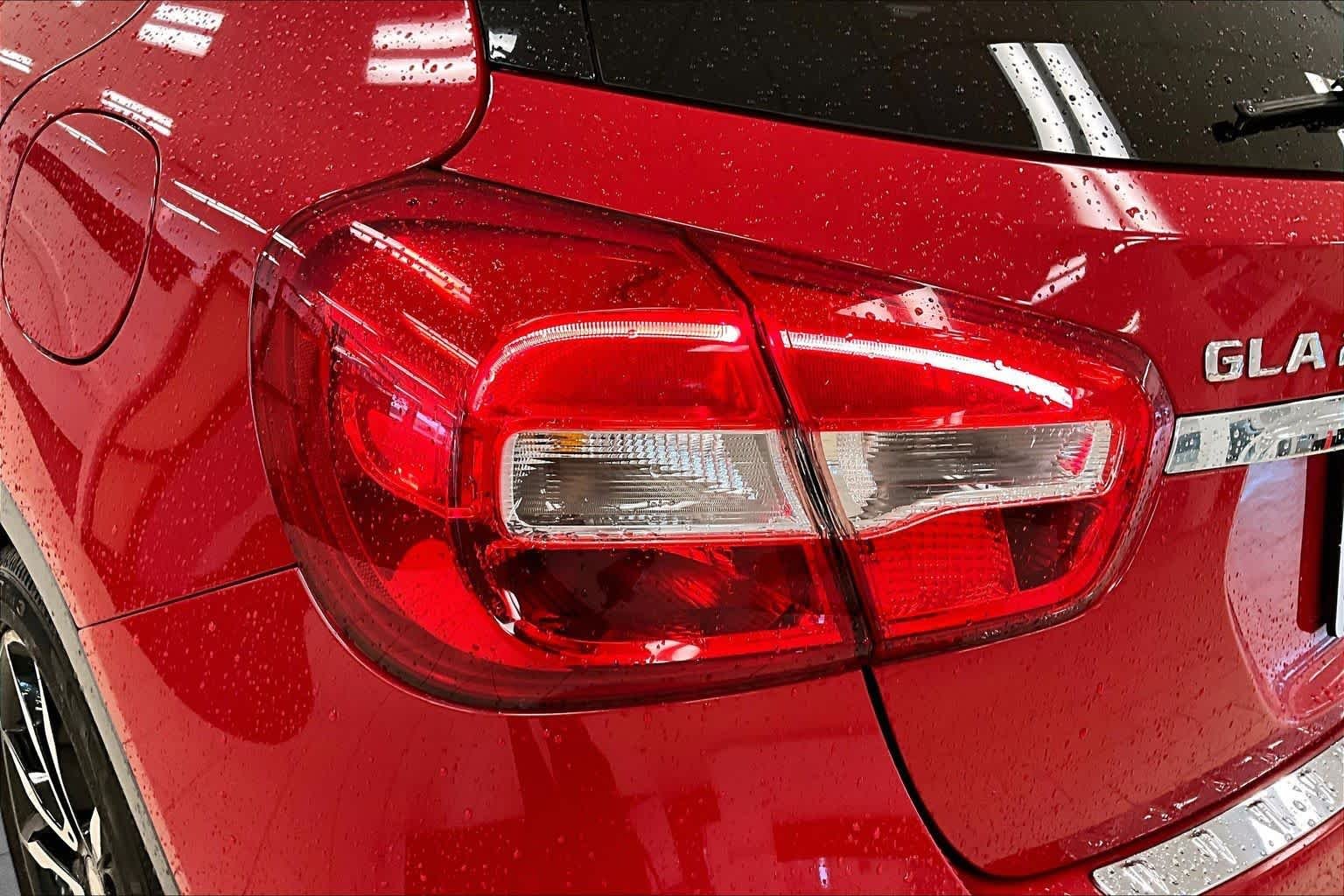 Used 2015 Jupiter Red Mercedes-Benz GLA 250 image 27