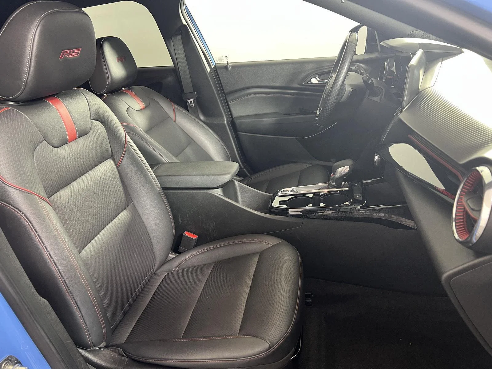 Used 2024 Fountain Blue Chevrolet 2RS image 21