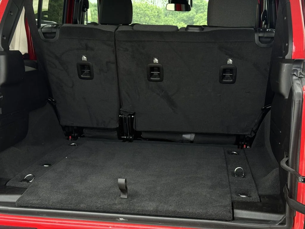 Used 2025 Red Jeep Rubicon image 27
