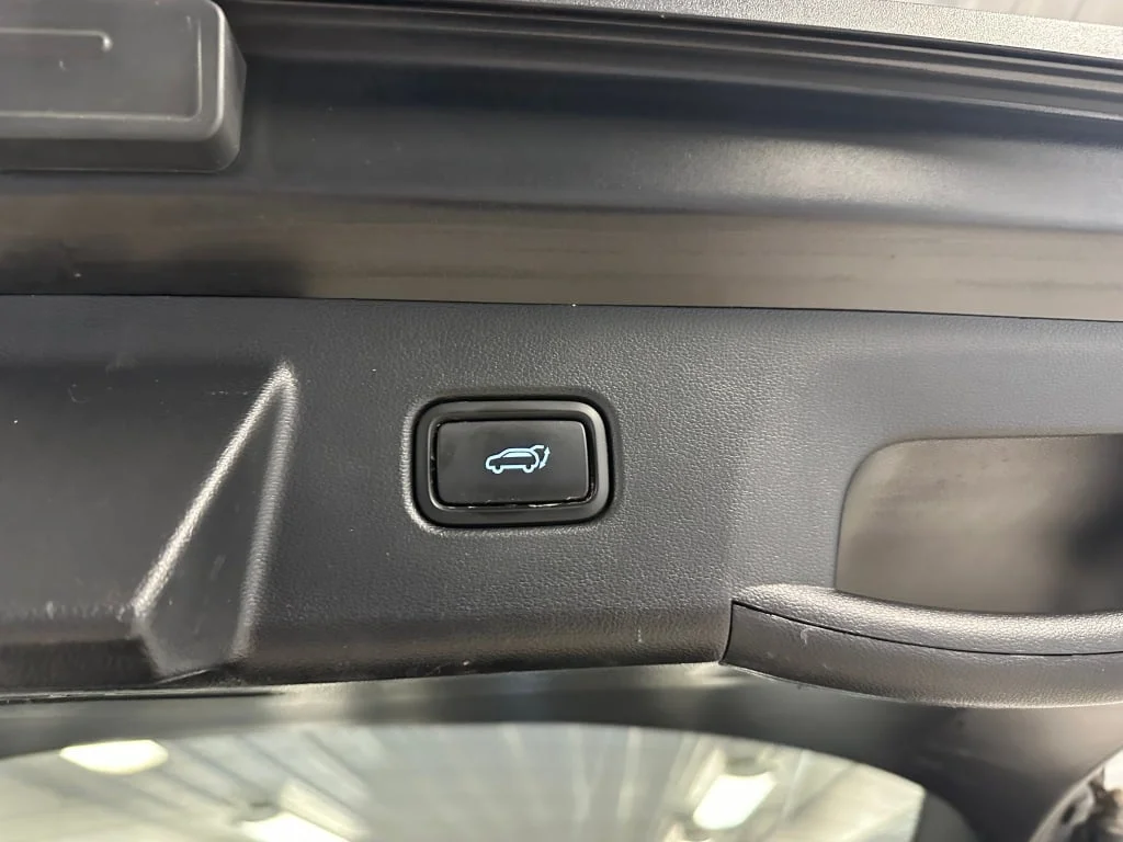Used 2024 Black Pearl Hyundai Limited image 27