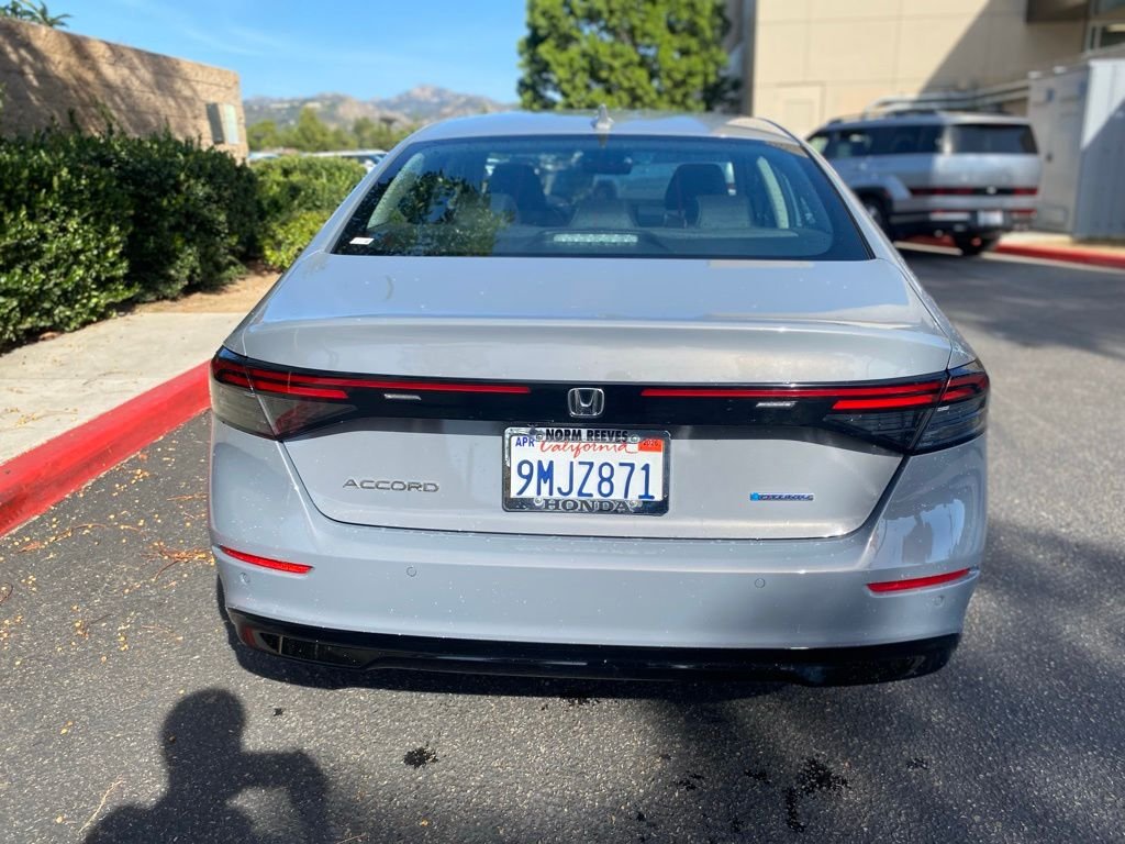 Used 2024 Black Honda EX-L image 8