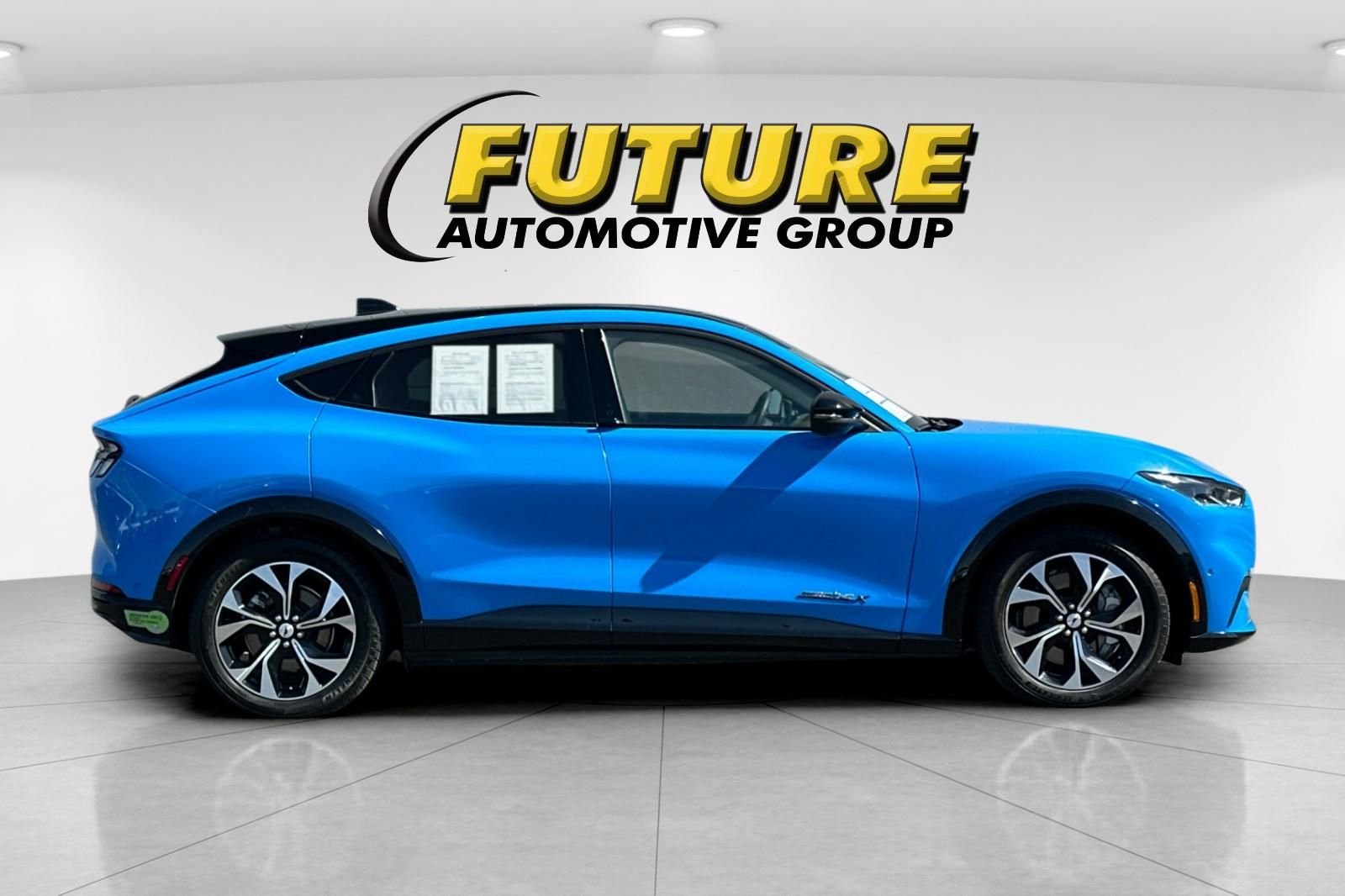 Used 2023 Blue Ford Premium image 2